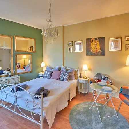 Apartment Old Romantic With Free Private Parking Pula