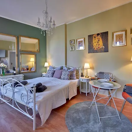 Apartment Old Romantic With Free Private Parking Pula